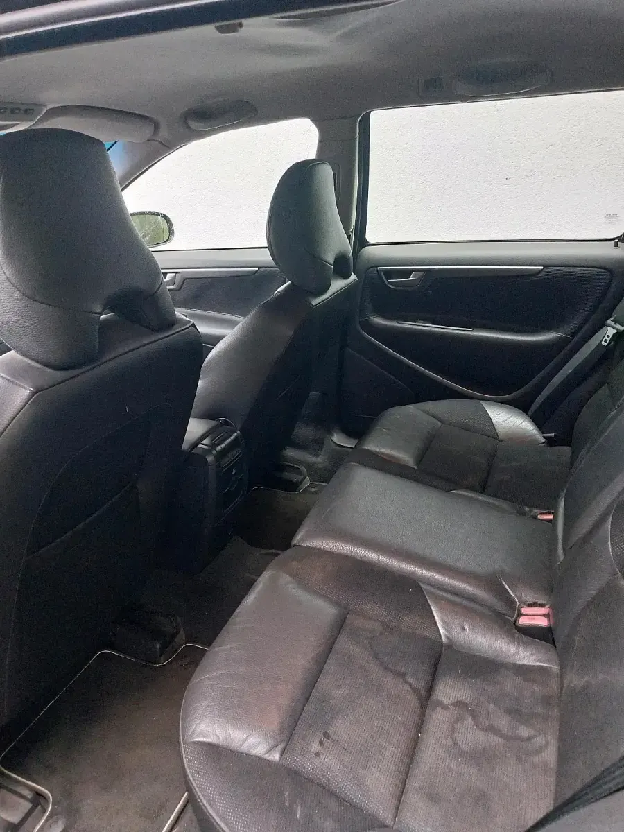 Używany Volvo V70 160 KM (117 kW) 2007 Czarny Kombi