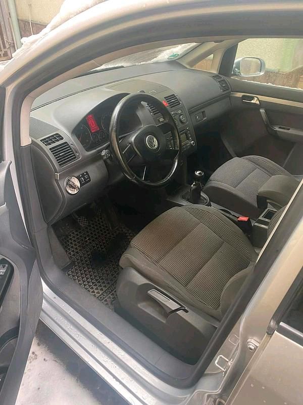 Gebraucht VW Touran 140 PS (102 kW) 2006 Braun Van / Kleinbus