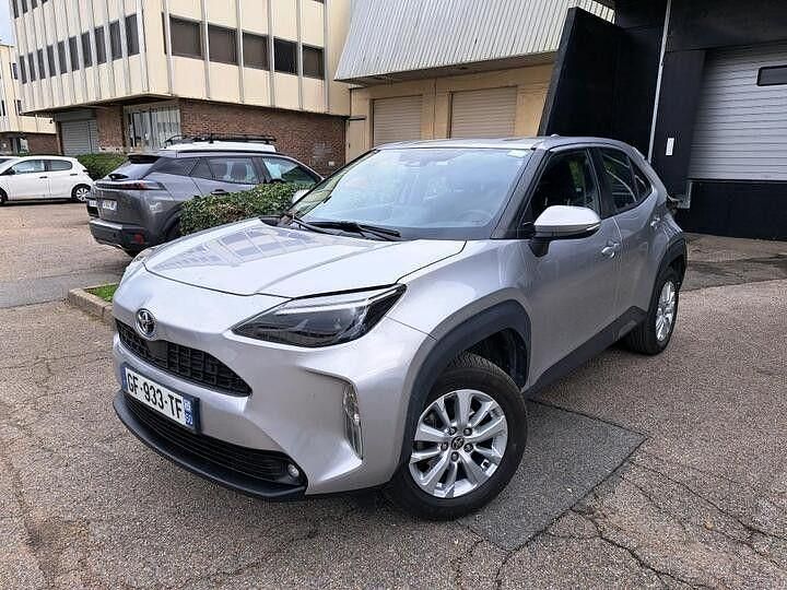 Silber Gebraucht 2022 Toyota Yaris Cross Business Edition SUV | 18.806 € (Guter Preis) - Bild 1/4