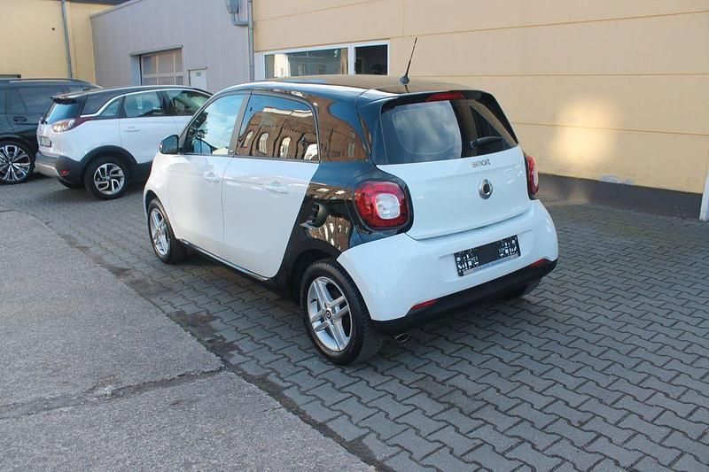 Gebraucht Smart ForFour Passion 71 PS (52 kW) 2017 Weiß Kleinwagen
