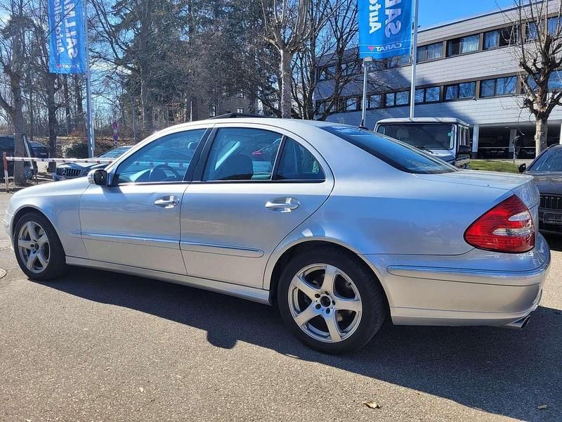 Gebraucht Mercedes E320 224 PS (164 kW) 2006 Iridiumsilber  metalliclack Limousine