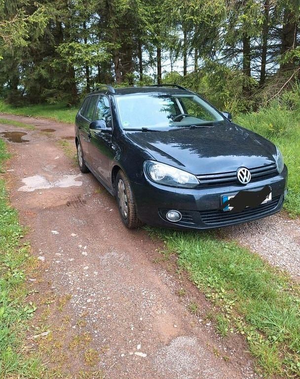 Schwarz Gebraucht 2010 VW Golf VI Comfortline Kombi | 5.500 € (Etwas zu teuer) - Bild 1/4