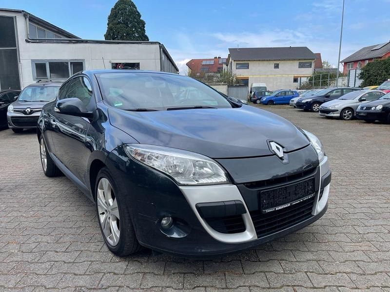 Gebraucht Renault Mégane III Dynamique 110 PS (80 kW) 2009 Schwarz Coupé