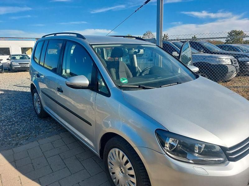 Silber Gebraucht 2012 VW Touran Trendline Van / Kleinbus | 8.300 € (Fairer Preis) - Bild 1/4