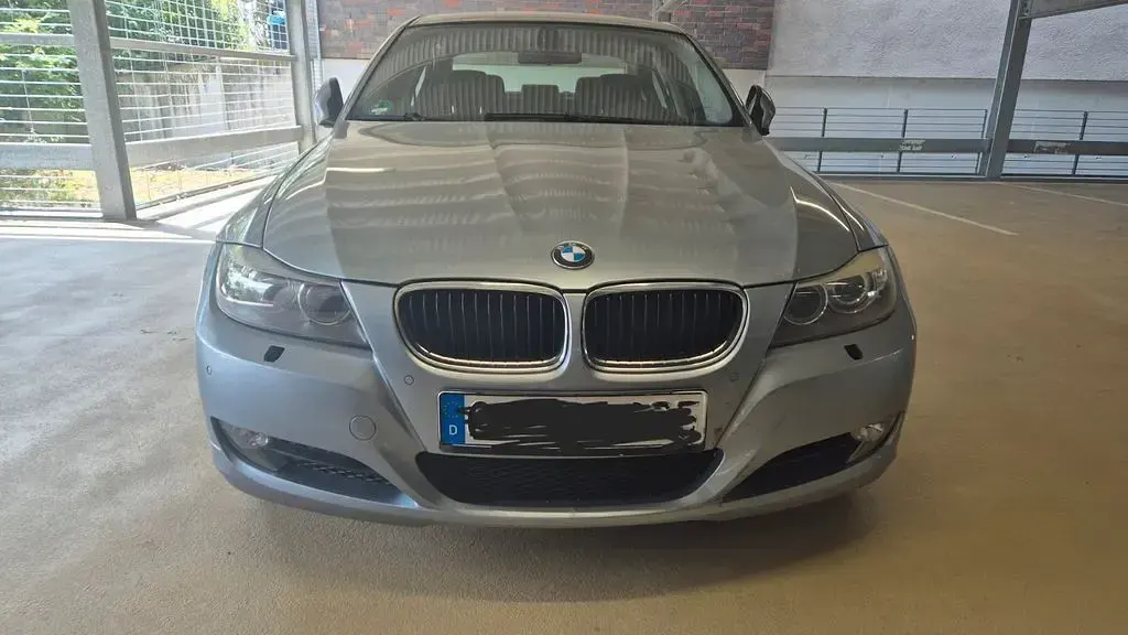 Gebraucht BMW 318 143 PS (105 kW) 2008 Silber Limousine
