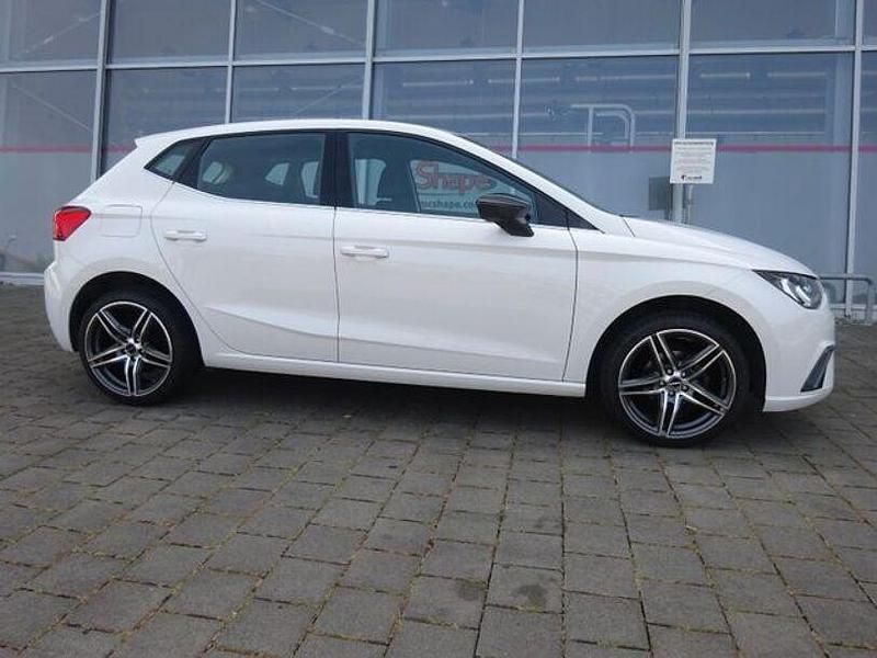 Weiss Gebraucht 2018 Seat Ibiza XCELLENCE Limousine | 15.250 € (Teuer) - Bild 1/4