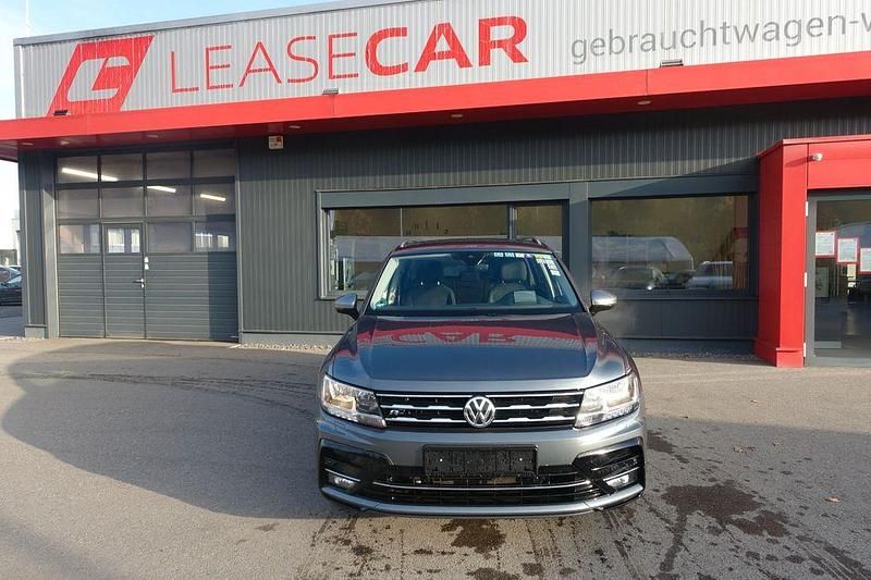 Grau Gebraucht 2021 VW Tiguan Allspace R-line SUV | 20.748 € (Guter Preis) - Bild 1/4