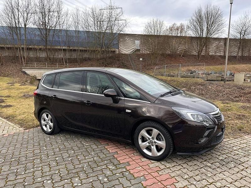 Braun Gebraucht 2014 Opel Zafira Tourer Van / Kleinbus | 9.200 € (Fairer Preis) - Bild 1/4
