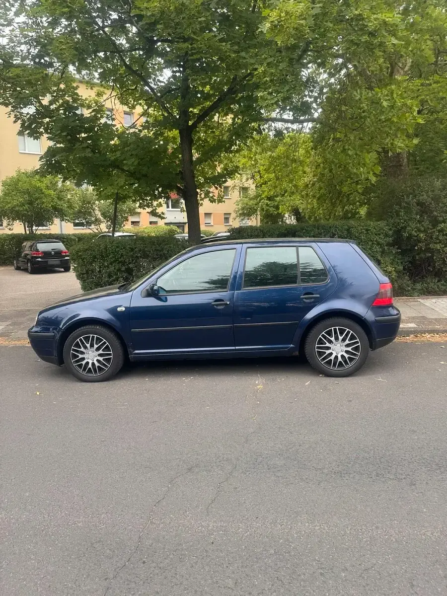 Gebraucht VW Golf IV 75 PS (55 kW) 2001 Blau Limousine