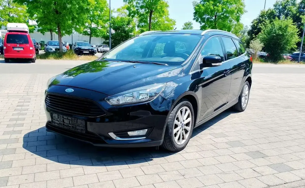 Gebraucht Ford Focus Titanium 120 PS (88 kW) 2015 Schwarz Kombi