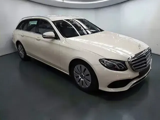 Gebraucht Mercedes E200 160 PS (117 kW) 2020 Beige Kombi