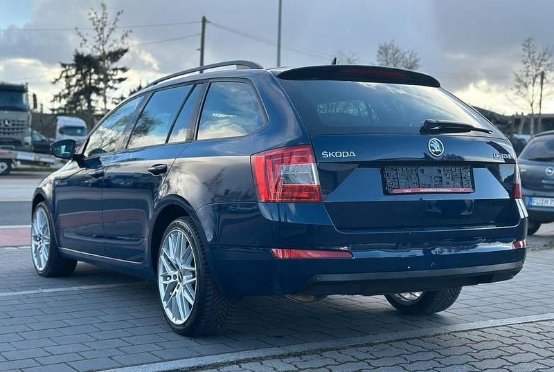 Gebraucht Skoda Octavia Elegance 150 PS (110 kW) 2015 Blau Kleinwagen