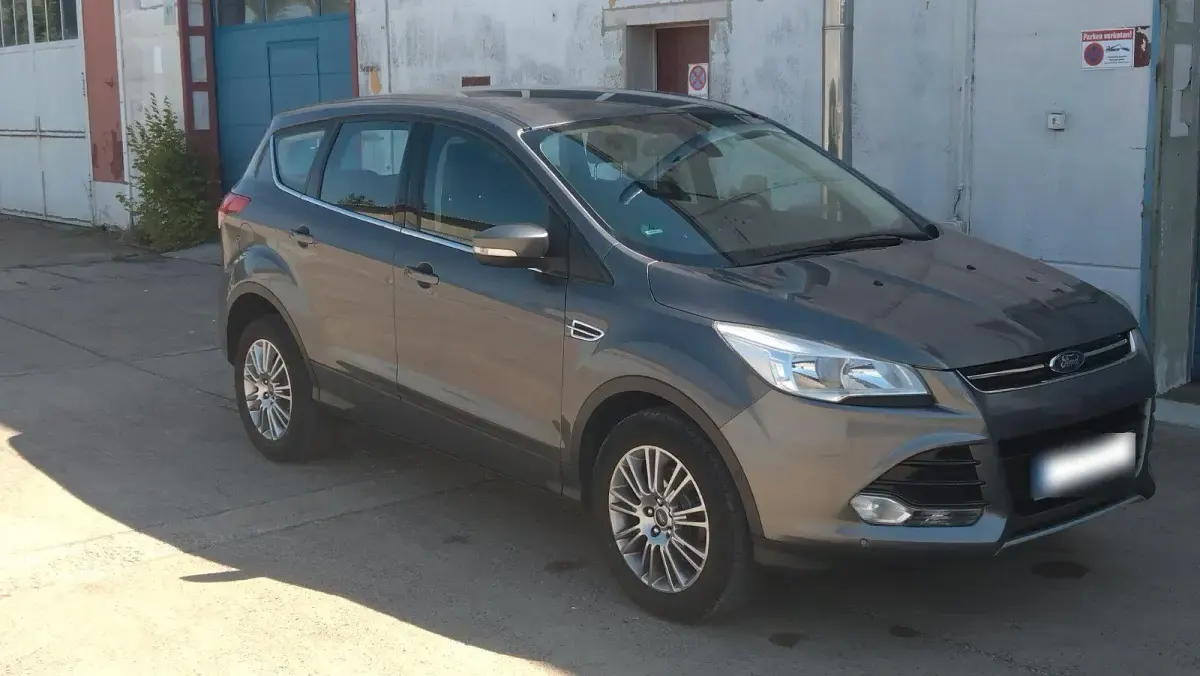 Gebraucht Ford Kuga Titanium 150 PS (110 kW) 2013 Grau SUV