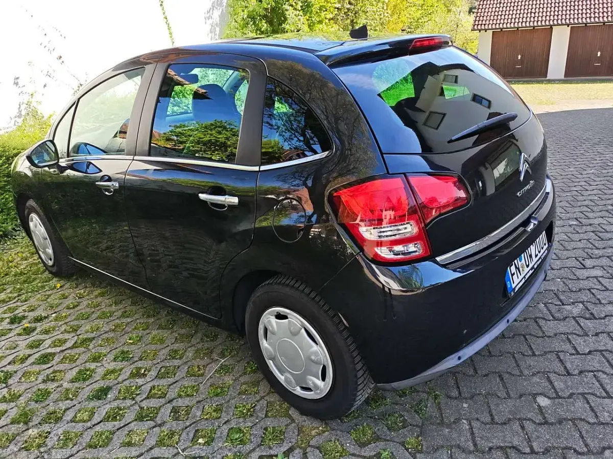 Gebraucht Citroën C3 SELECTION 73 PS (53 kW) 2011 Schwarz Limousine