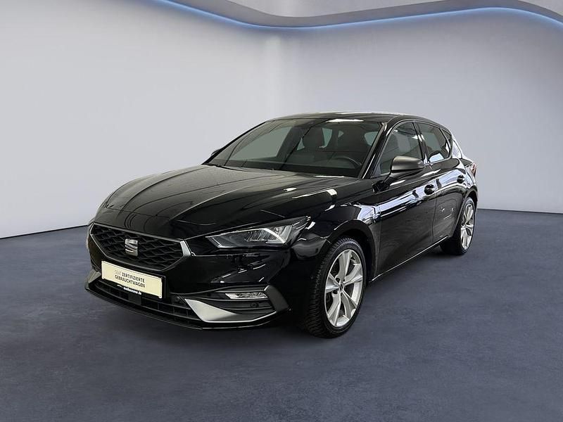 Schwarz Gebraucht 2025 Seat Leon FR-Line Limousine | 25.480 € (Superpreis) - Bild 1/4