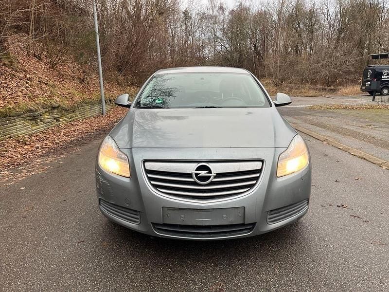 Gebraucht Opel Insignia Edition 140 PS (102 kW) 2012 Silber Limousine