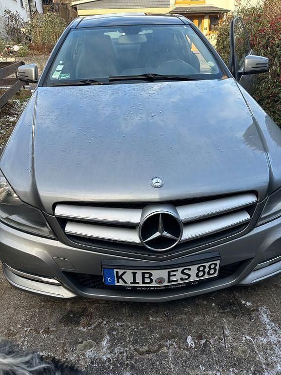 Grau Gebraucht 2011 Mercedes C180 Coupé | 12.000 € (Guter Preis) - Bild 1/4