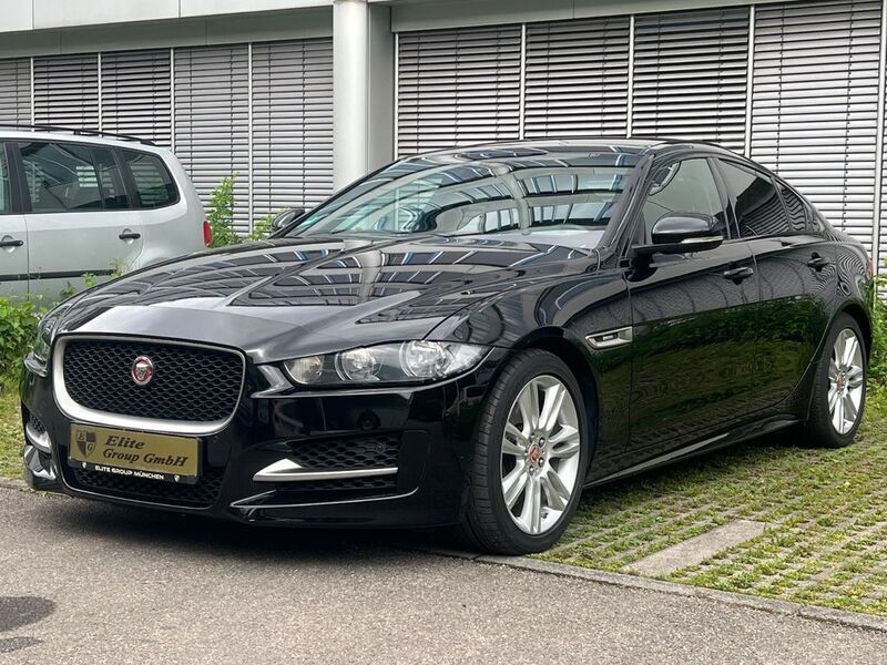 Schwarz Gebraucht 2016 Jaguar XE R-Sport Limousine | 15.880 € (Fairer Preis) - Bild 1/4