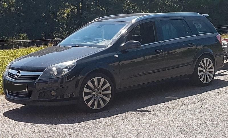 Gebraucht Opel Astra Edition 116 PS (85 kW) 2008 Schwarz Kombi