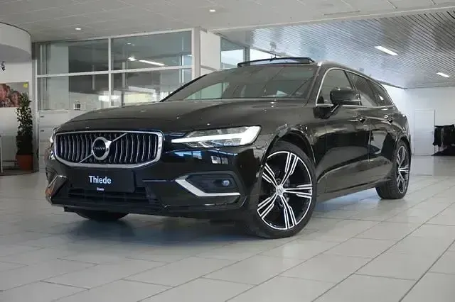 Gebraucht Volvo V60 Inscription 190 PS (139 kW) 2018 Black stone Kombi