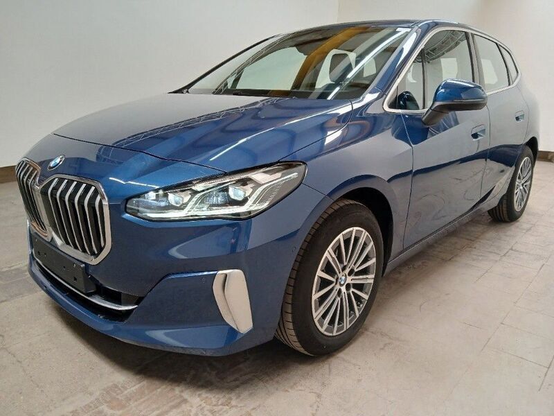 Blau Gebraucht 2024 BMW 218 Active Tourer Luxury Line Van / Kleinbus | 28.550 € (Superpreis) - Bild 1/4