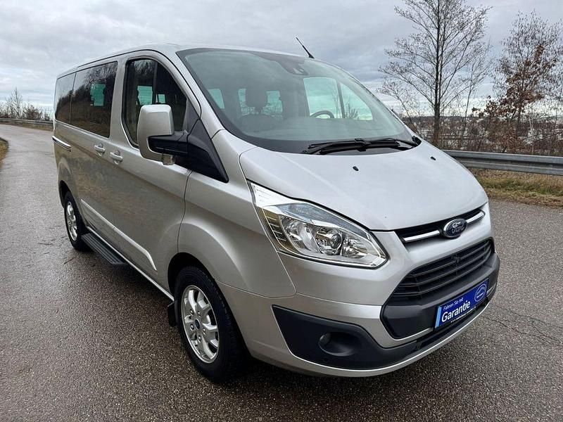 Gebraucht Ford Tourneo 155 PS (114 kW) 2015 Silber Van / Kleinbus