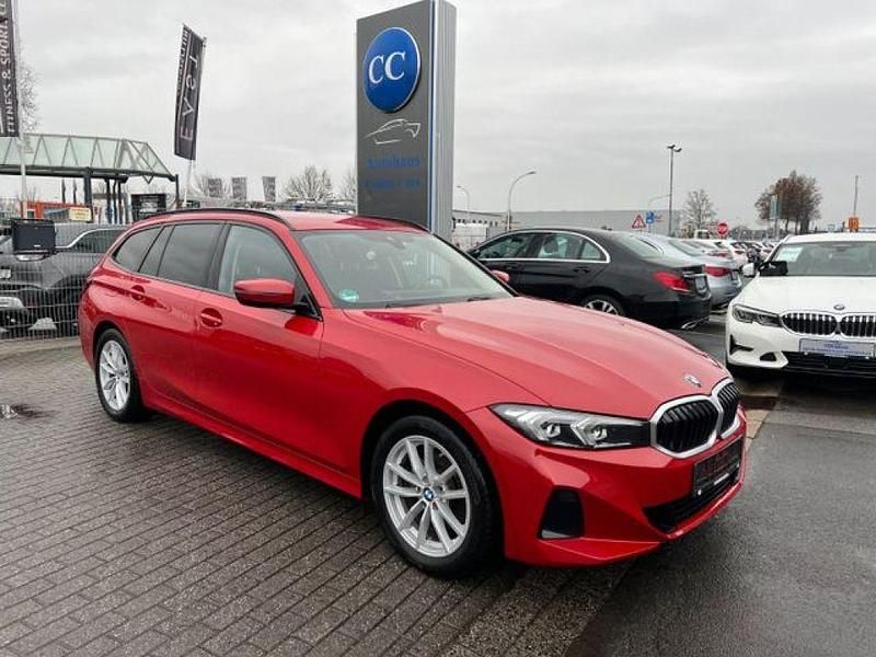 Melbournerot Gebraucht 2023 BMW 320 Kombi | 30.999 € (Guter Preis) - Bild 1/3