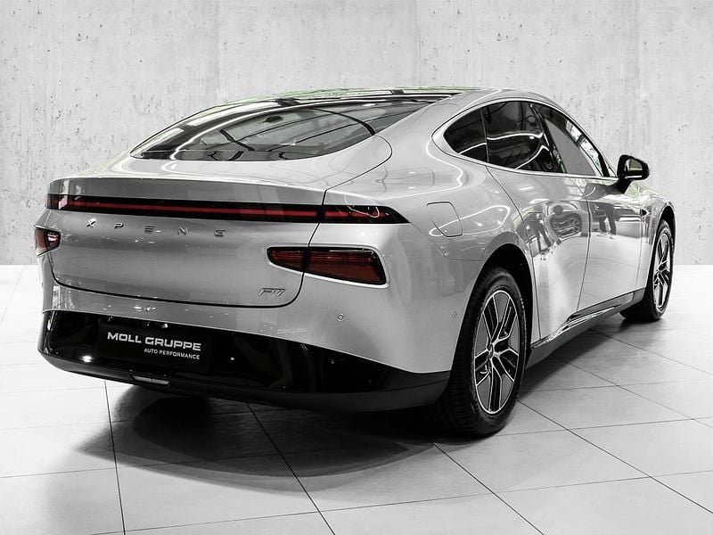 Gebraucht XPENG P7 RWD Long Range 202 kW (276 PS) 2025 Silber Limousine