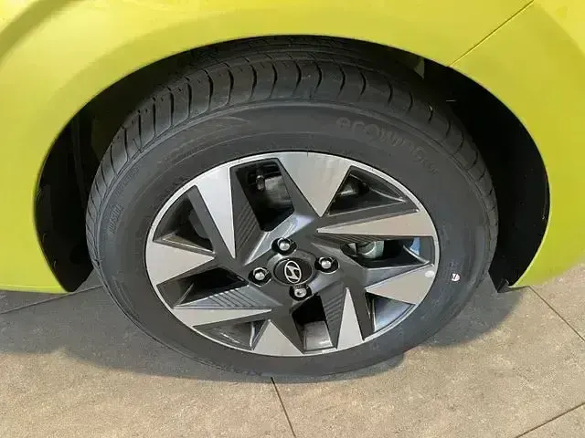 Gebraucht Hyundai i10 Style 79 PS (58 kW) 2025 Gelb Kleinwagen