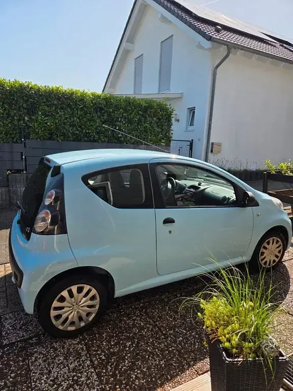Gebraucht Citroën C1 Tendance 68 PS (50 kW) 2013 Blau Kleinwagen