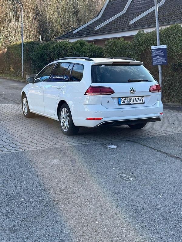 Gebraucht VW Golf VII 150 PS (110 kW) 2020 Weiß Kombi
