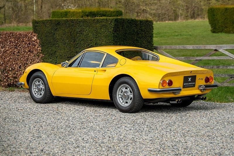 Second-hand Ferrari Dino 246 194 CP (142 kW) 1970 Galben
