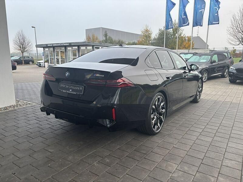 Neu BMW i5 Performance 442 kW (601 PS) 2025 Saphirschwarz metallic Limousine