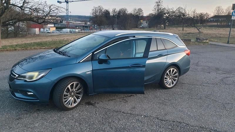 Gebraucht Opel Astra Dynamic 150 PS (110 kW) 2016 Blau Kombi