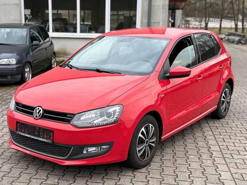 Gebraucht VW Polo Life 90 PS (66 kW) 2013 Rot Kleinwagen