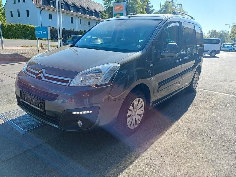 Gebraucht Citroën Berlingo SELECTION 110 PS (80 kW) 2016 Grau Van / Kleinbus