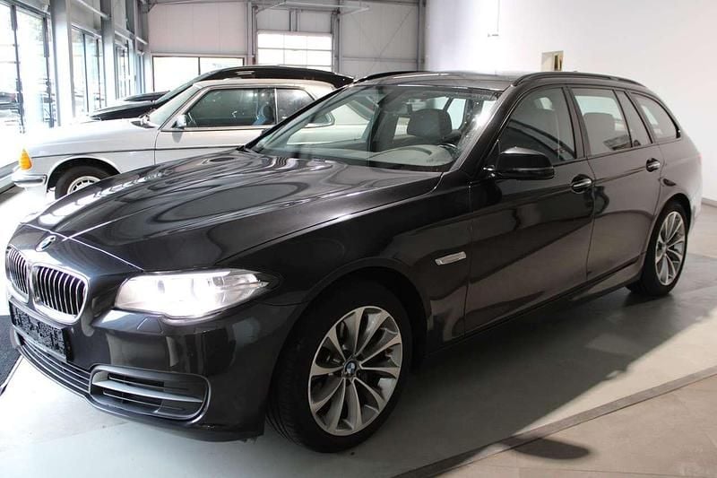 Gebraucht BMW 530 Sport Line 258 PS (189 kW) 2016 Sophistograu brillanteffekt Kombi