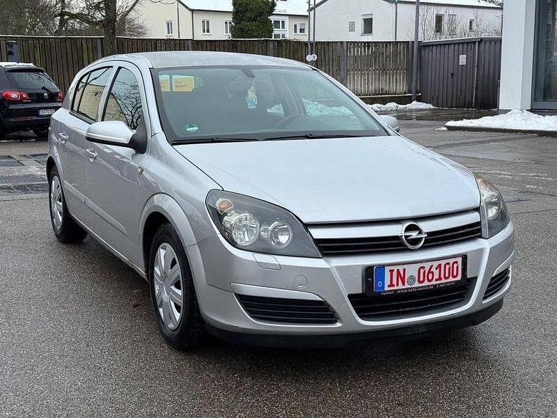 Gebraucht Opel Astra Edition 101 PS (74 kW) 2005 Silber Limousine