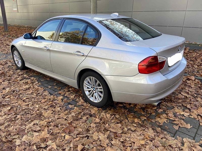 Gebraucht BMW 318 Advantage 143 PS (105 kW) 2008 Silber Limousine