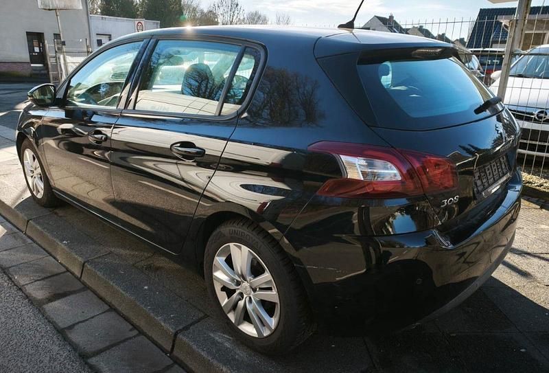 Gebraucht Peugeot 308 Active 131 PS (96 kW) 2014 Schwarz Limousine
