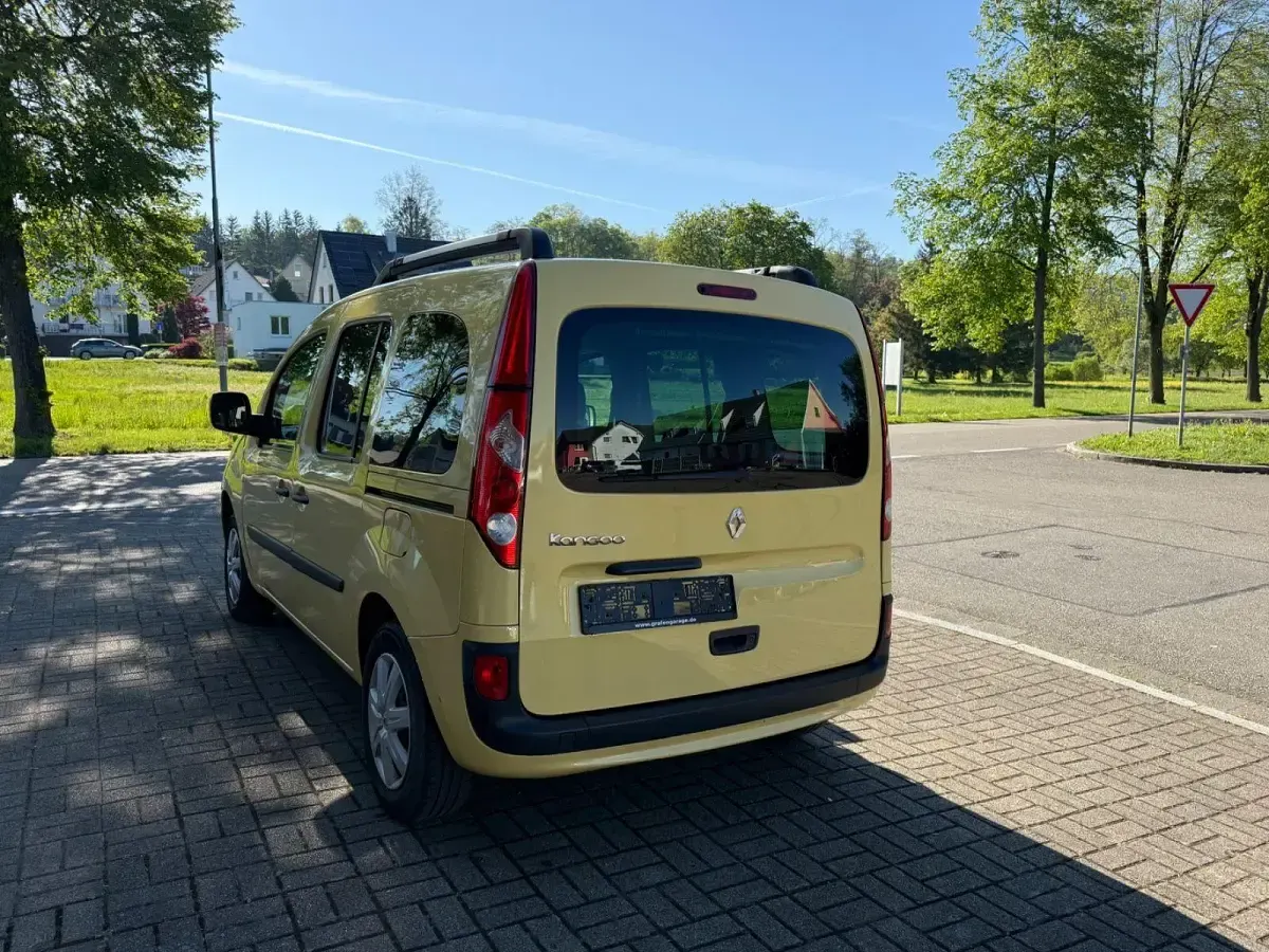 Gebraucht Renault Kangoo Privilege 103 PS (75 kW) 2009 Gelb Van / Kleinbus