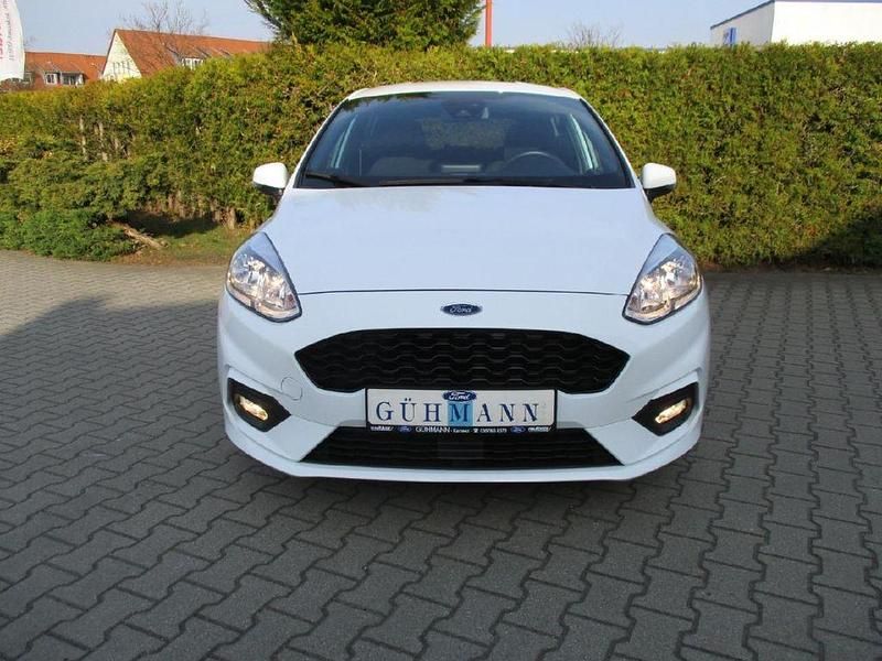 Gebraucht Ford Fiesta 101 PS (74 kW) 2020 Frostweiß Kleinwagen