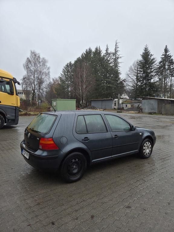 Gebraucht VW Golf Trendline 90 PS (66 kW) 2003 Blau Limousine