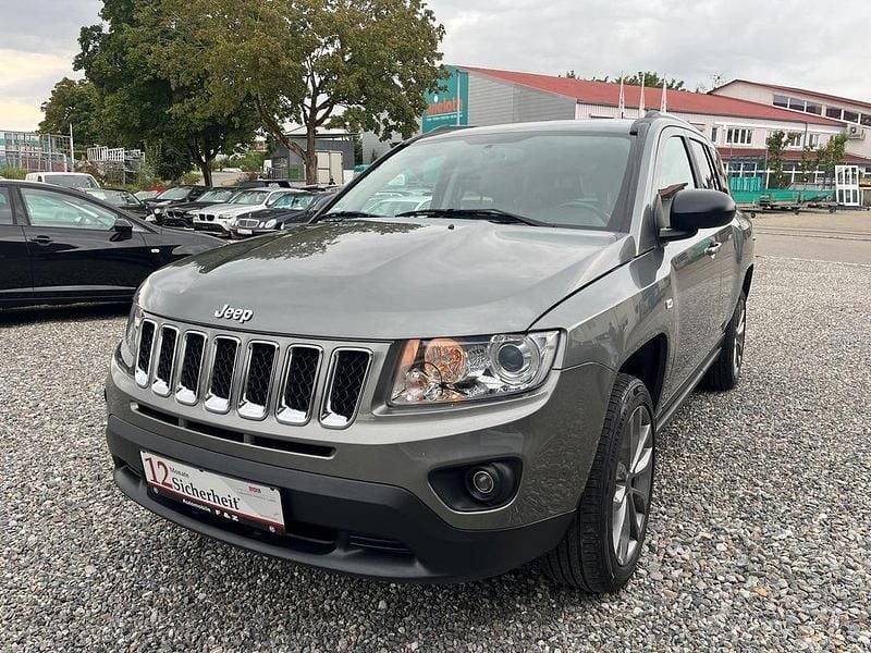 Grau Gebraucht 2012 Jeep Compass Limited SUV | 7.499 € (Fairer Preis) - Bild 1/4