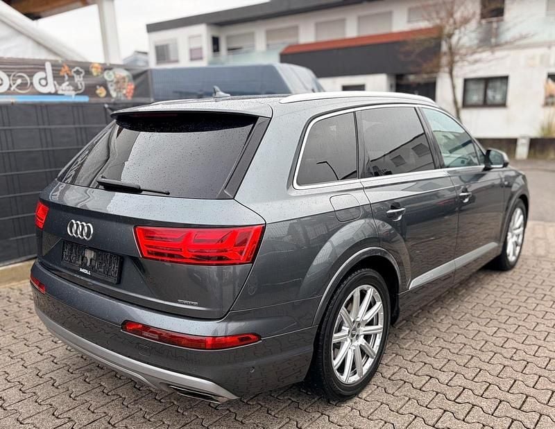 Gebraucht Audi Q7 S-Line 272 PS (200 kW) 2015 Grau SUV