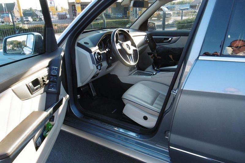 Gebraucht Mercedes GLK250 AMG 204 PS (150 kW) 2012 Grau SUV