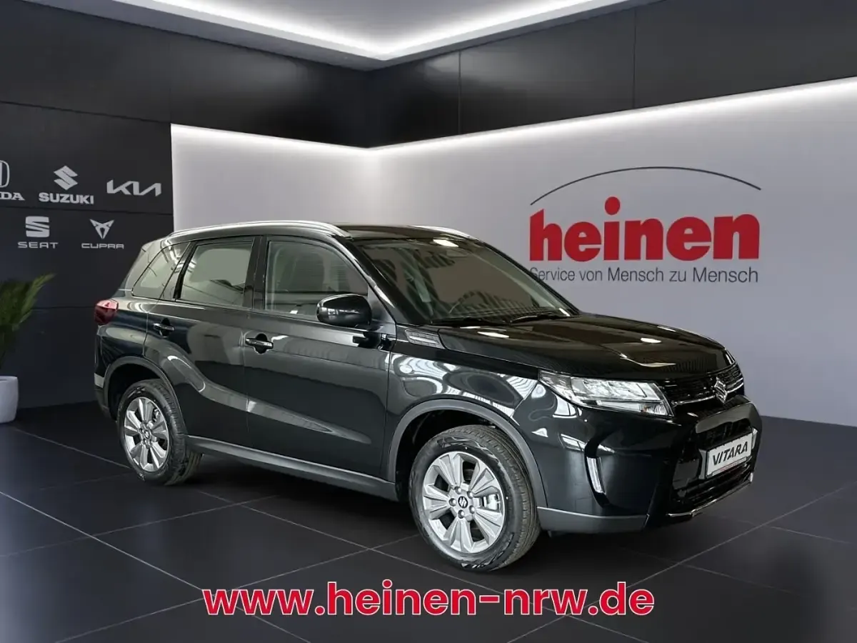 Neu Suzuki Vitara Club 129 PS (94 kW) 2026 Cosmic black pearl SUV