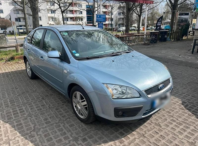 Gebraucht Ford Focus Ghia 101 PS (74 kW) 2005 Blau Limousine
