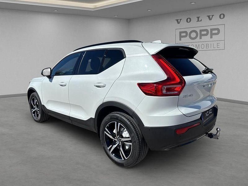 Neu Volvo XC40 Plus 197 PS (144 kW) 2026 Crystal white SUV