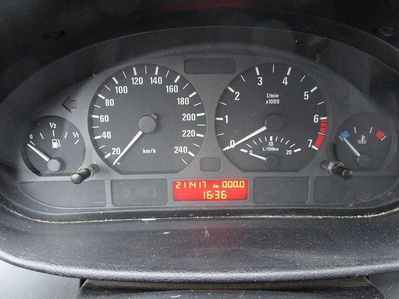 Gebraucht BMW 316 116 PS (85 kW) 2002 Grau Limousine